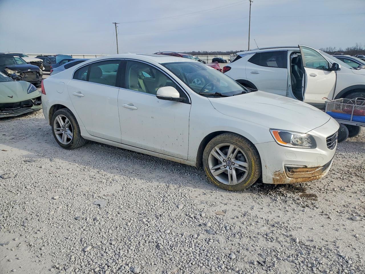 2015 VOLVO S60