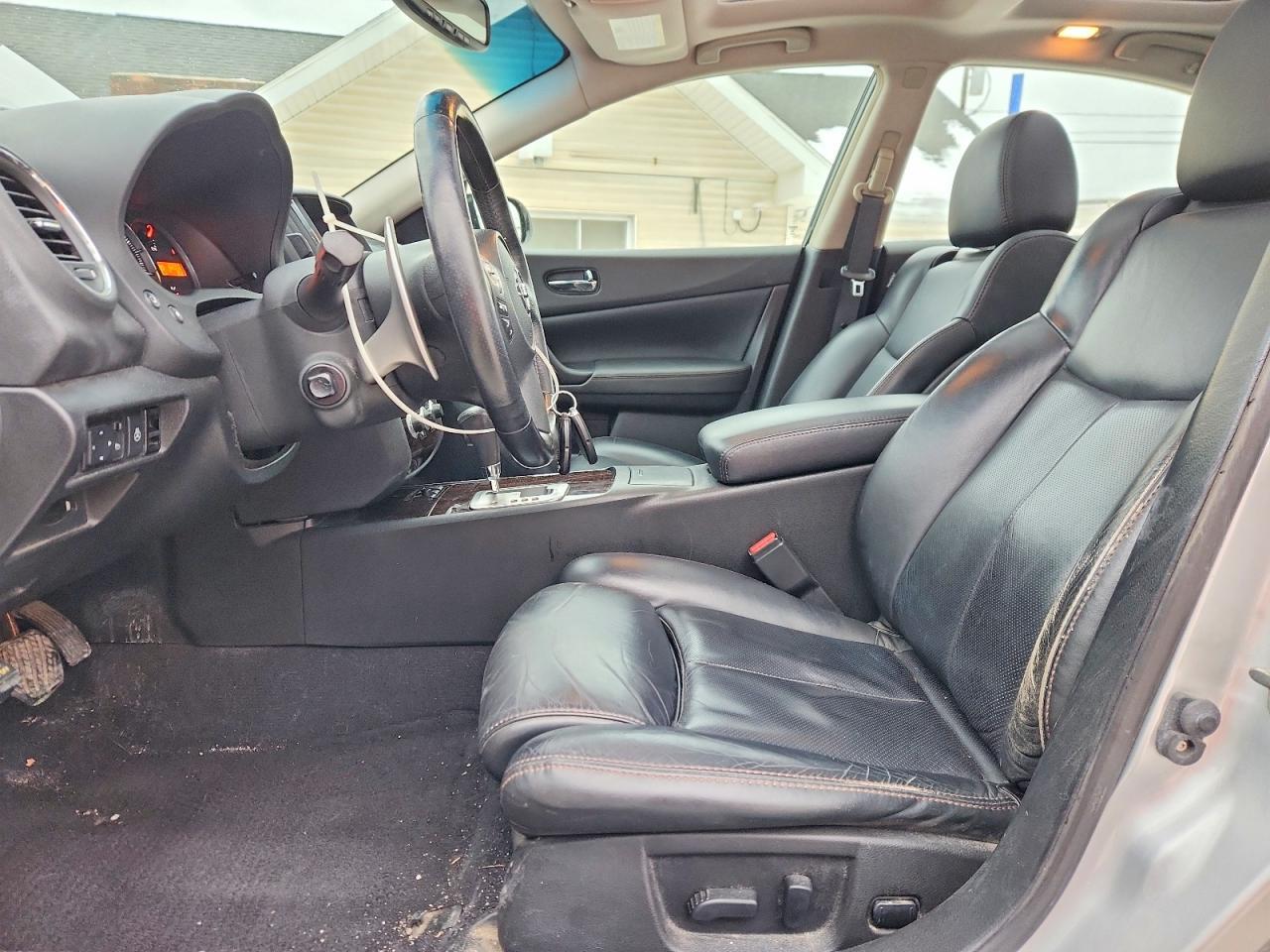 2011 NISSAN Maxima