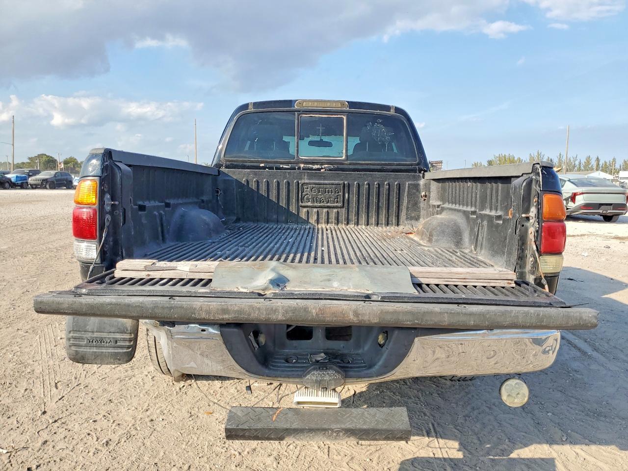 2004 TOYOTA TUNDRA