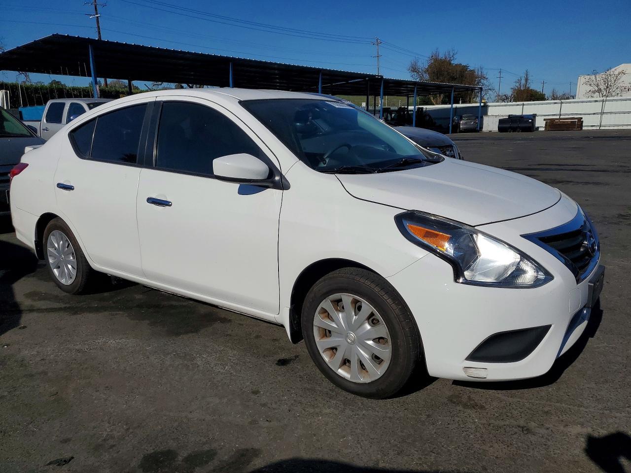 2016 NISSAN VERSA