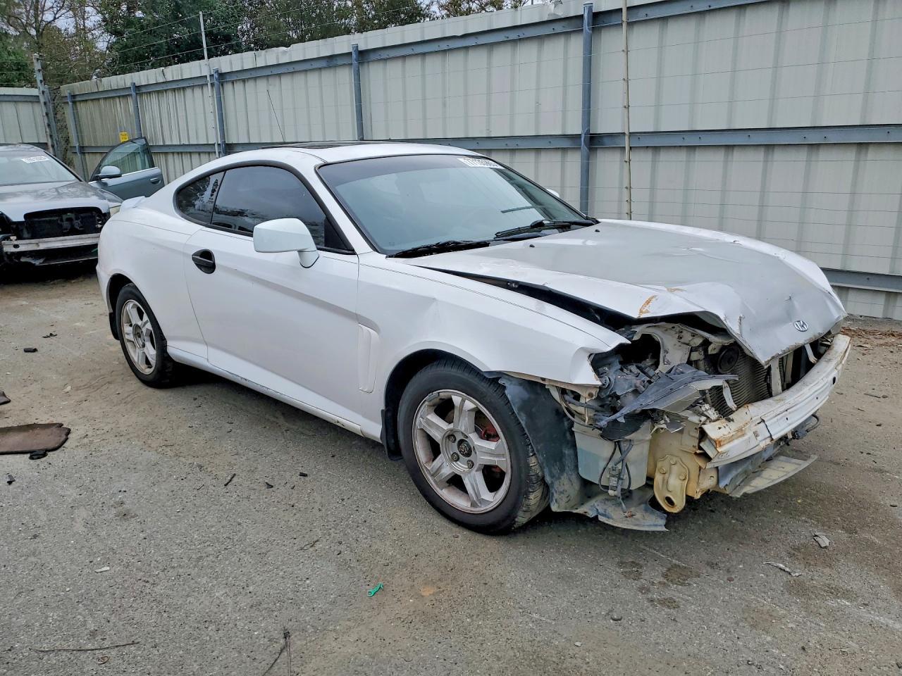 2003 HYUNDAI Tiburon