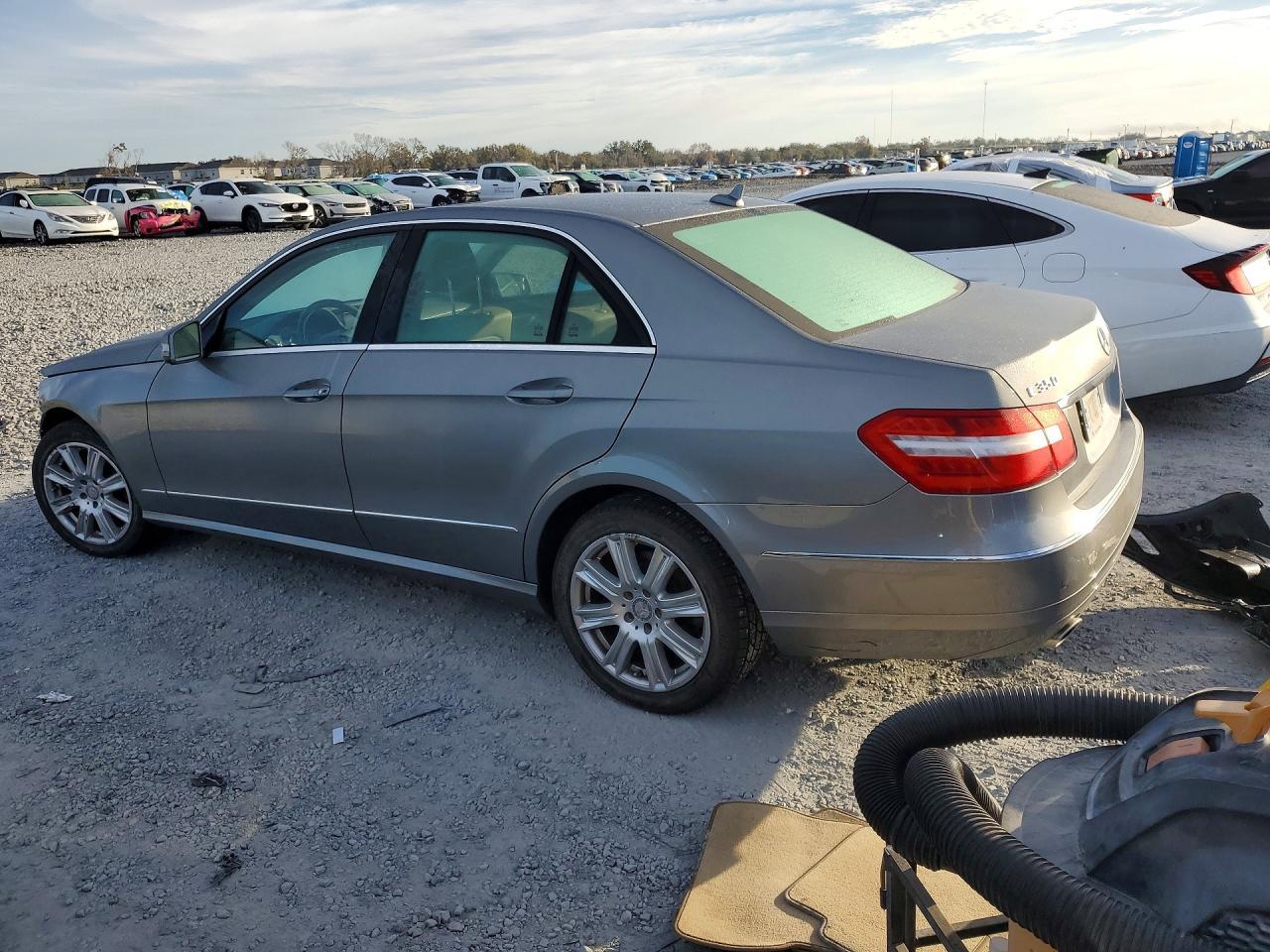 2013 MERCEDES-BENZ E-Class