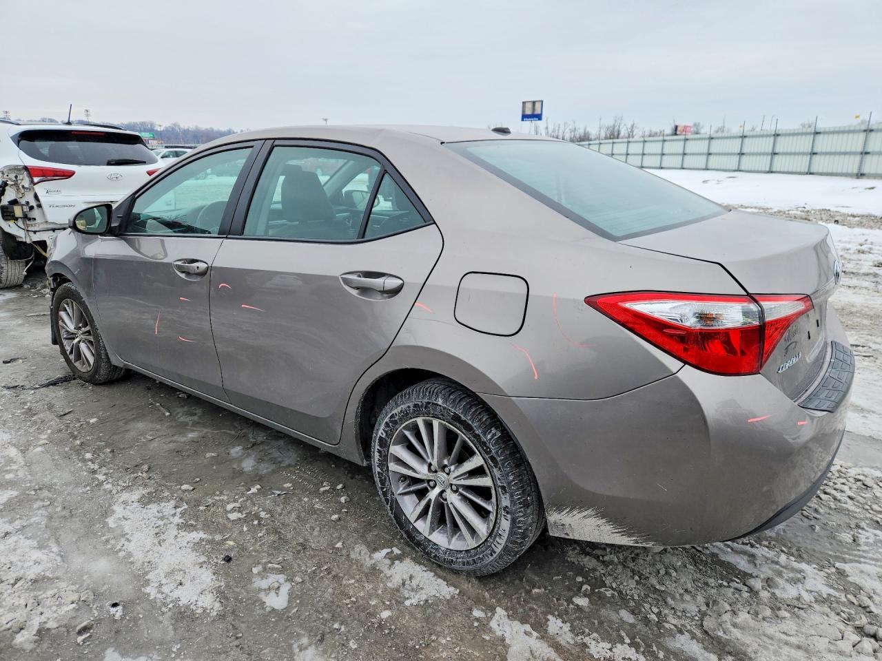 2015 TOYOTA COROLLA