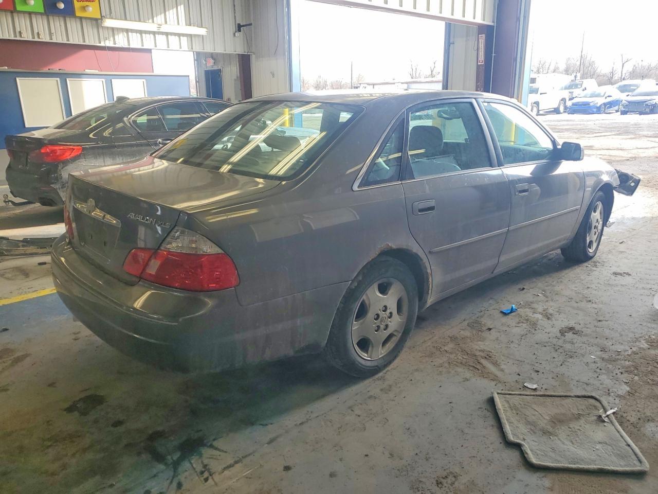 2003 TOYOTA Avalon