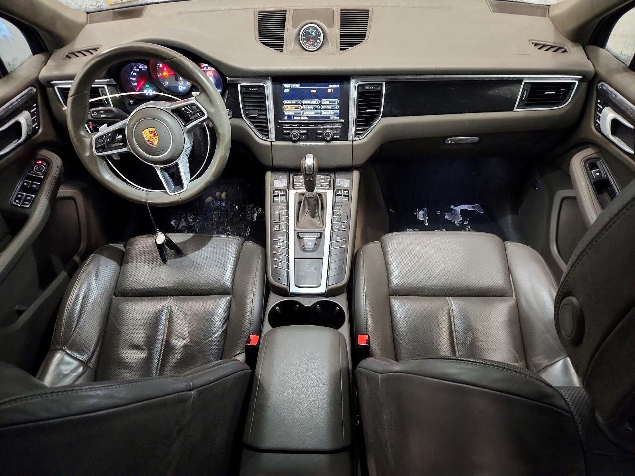 2015 PORSCHE Macan
