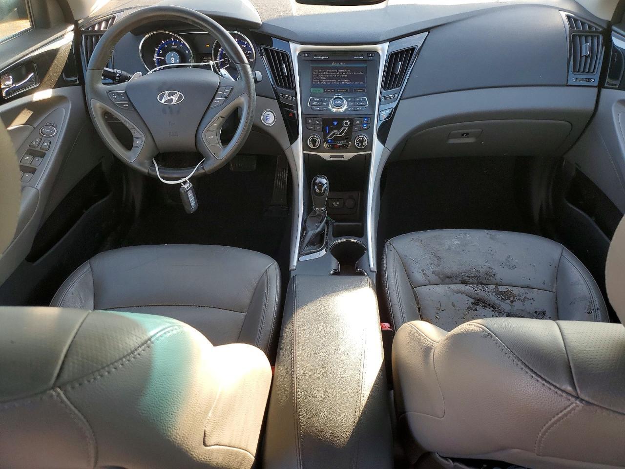 2011 HYUNDAI SONATA