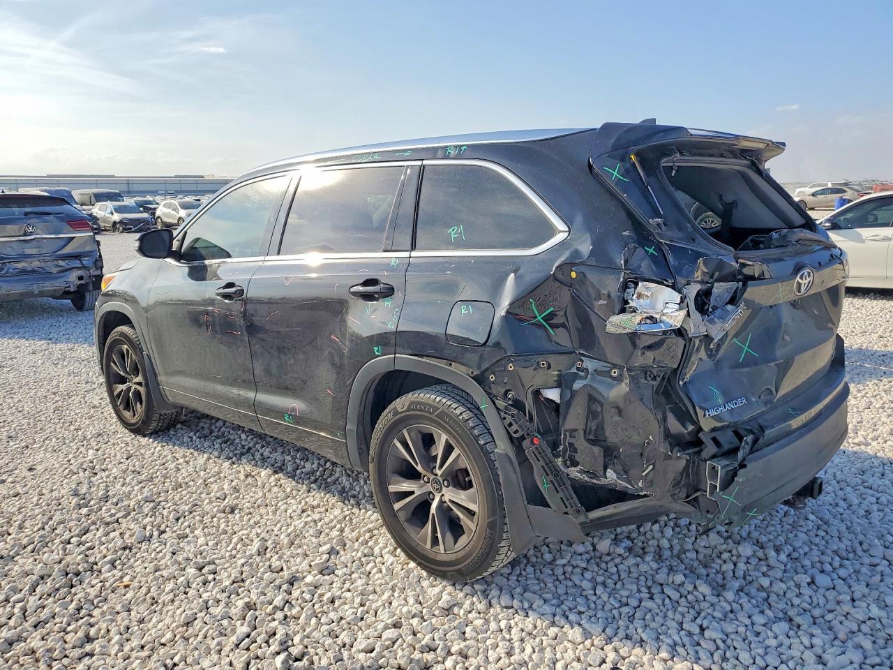 2016 TOYOTA HIGHLANDER