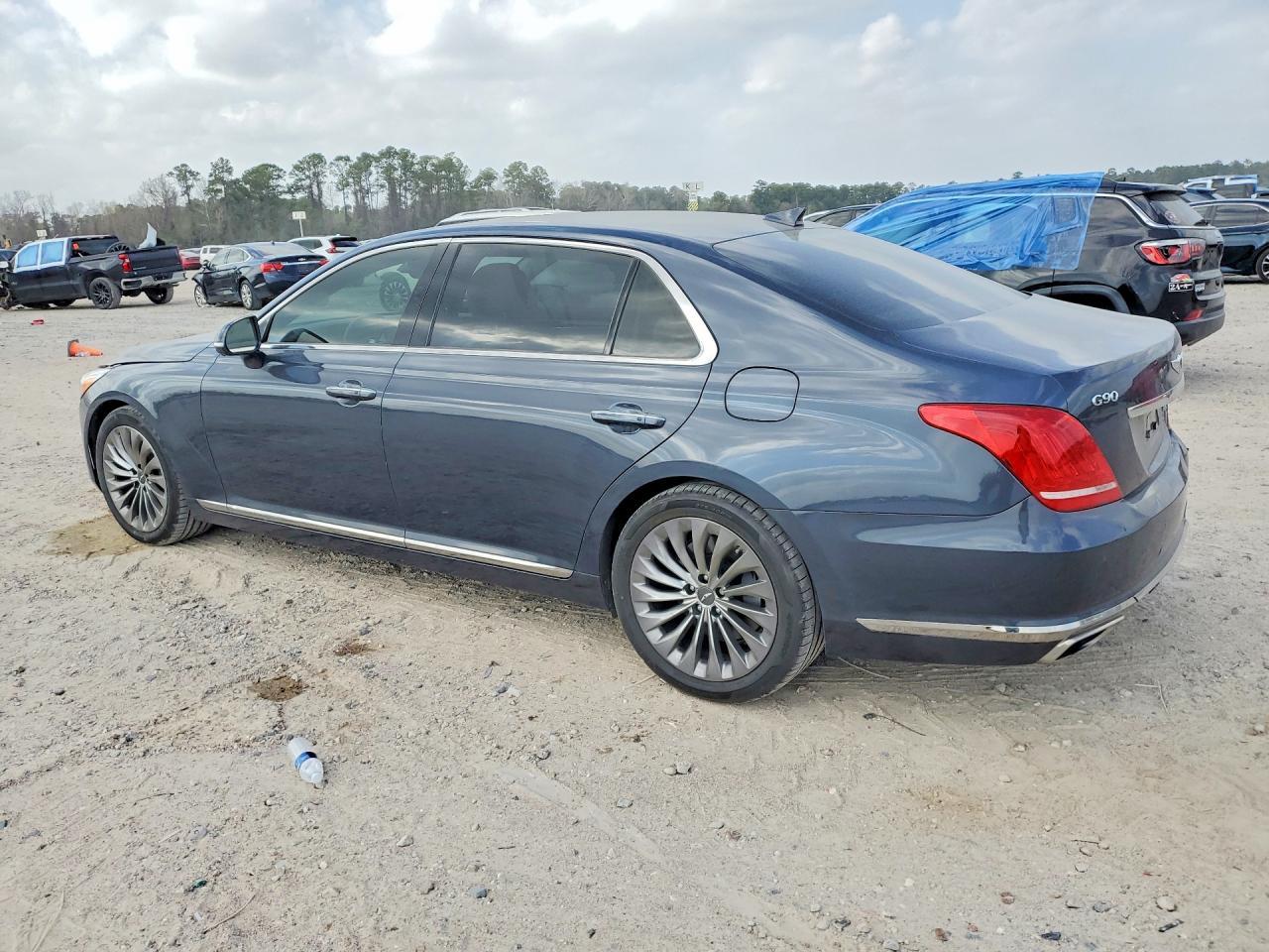 2017 GENESIS G90