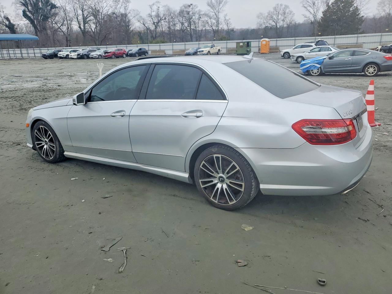 2011 MERCEDES-BENZ E