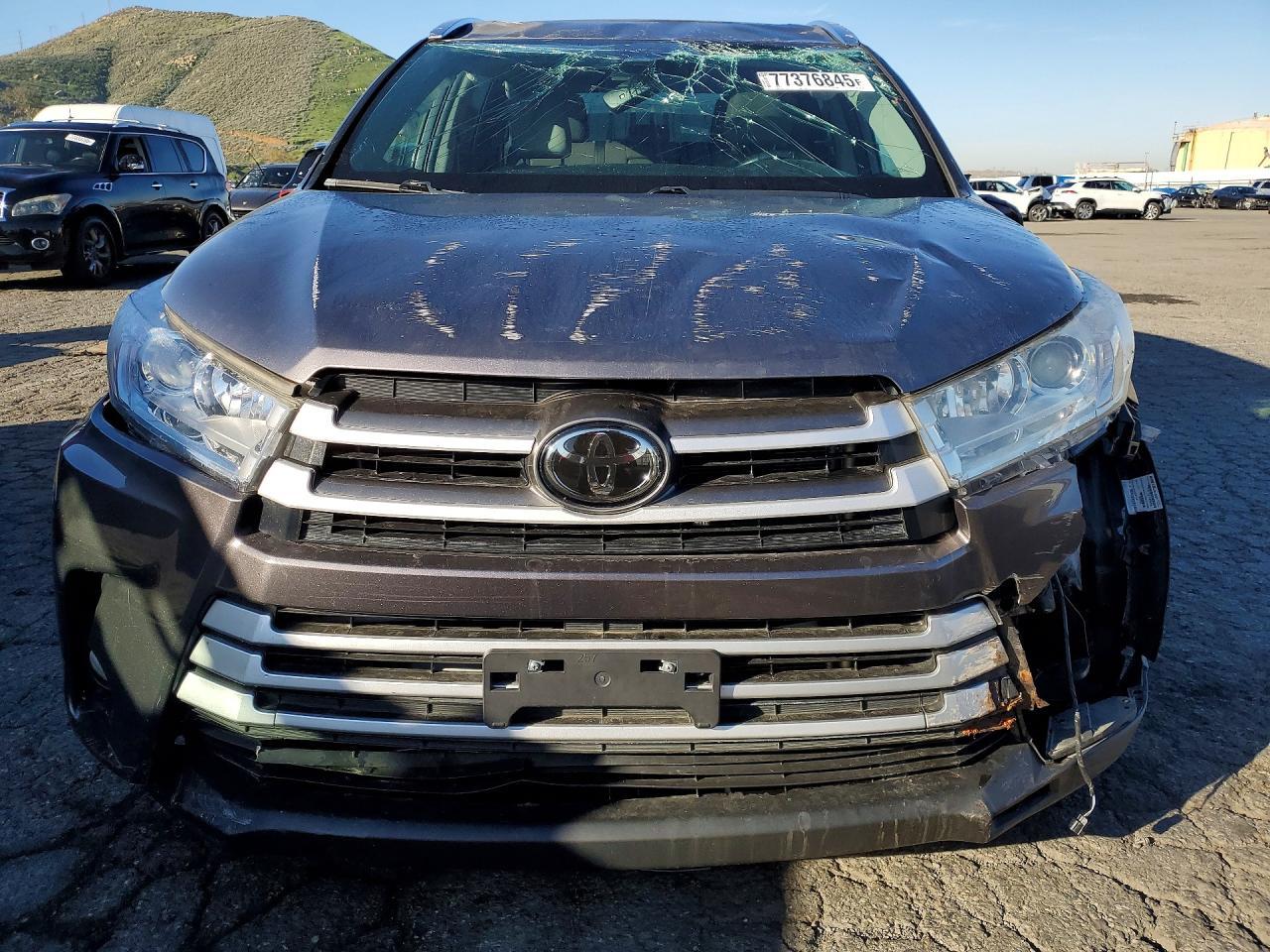 2019 TOYOTA HIGHLANDER