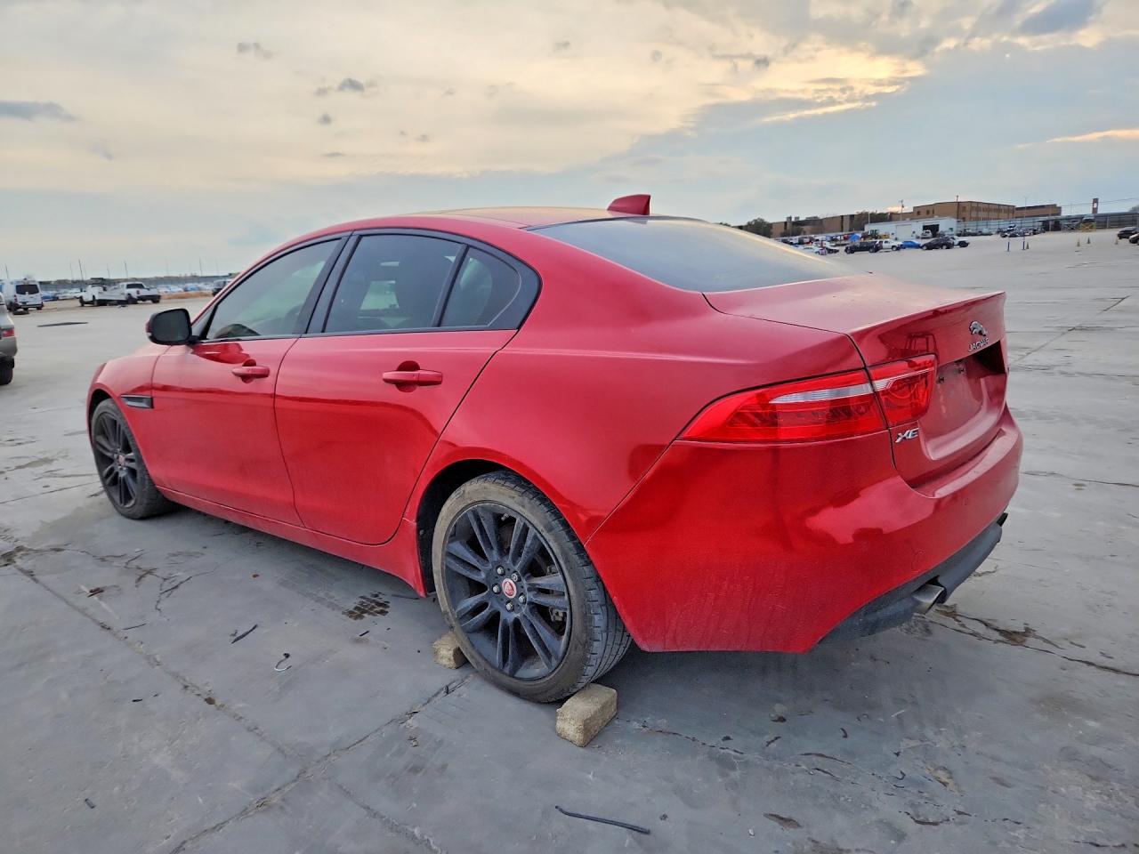 2018 JAGUAR XE