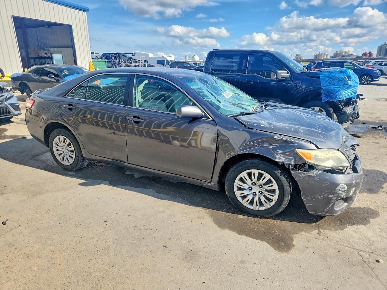 2011 TOYOTA CAMRY