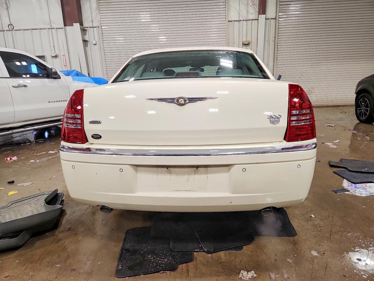 2005 CHRYSLER 300