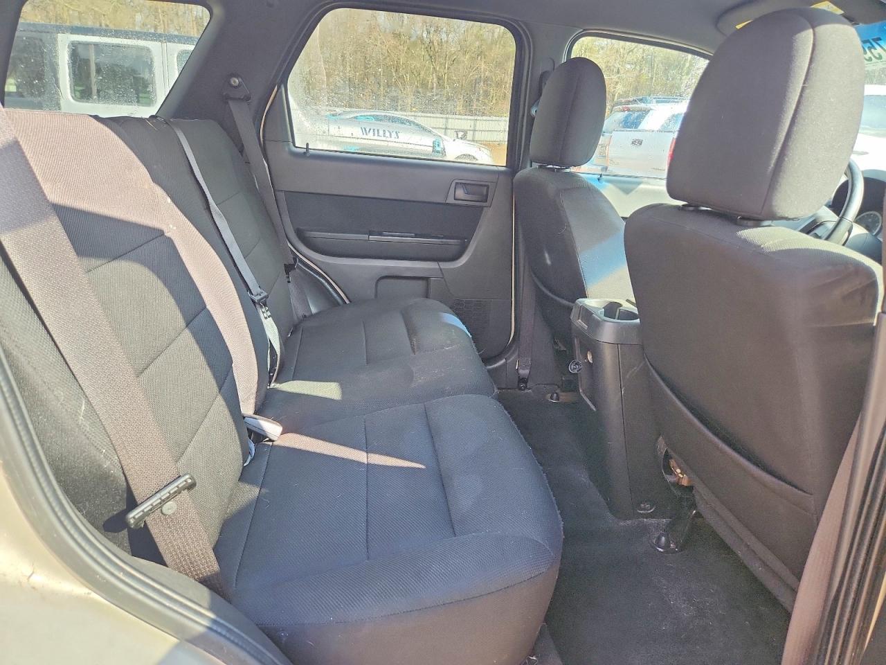 2010 FORD ESCAPE