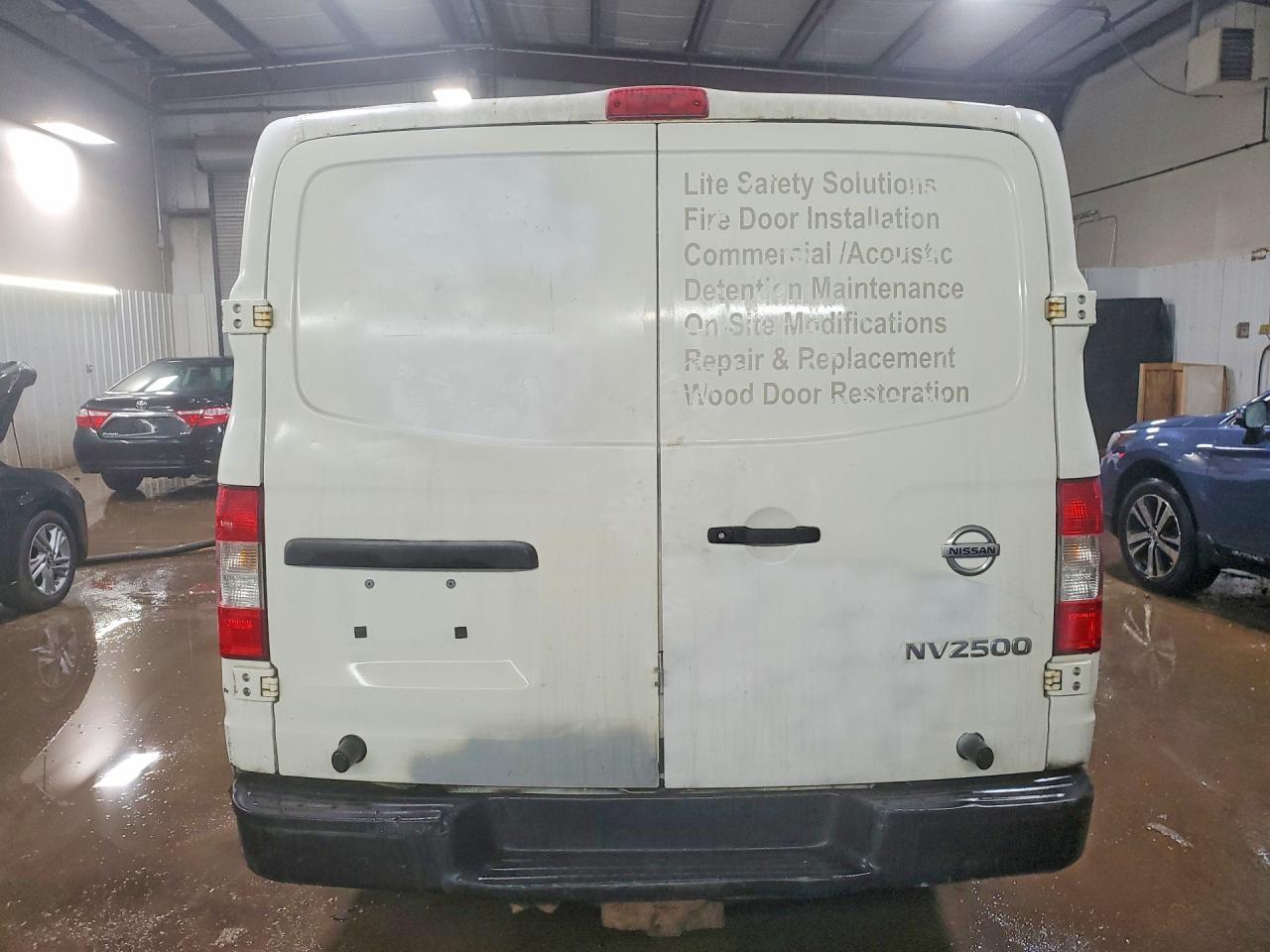 2017 NISSAN NV 2500