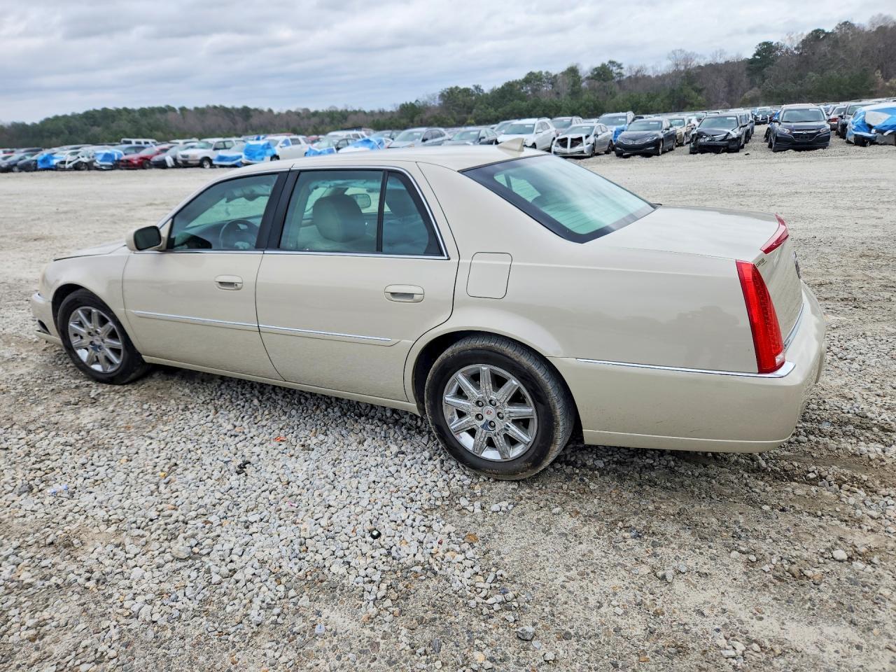 2011 CADILLAC DTS