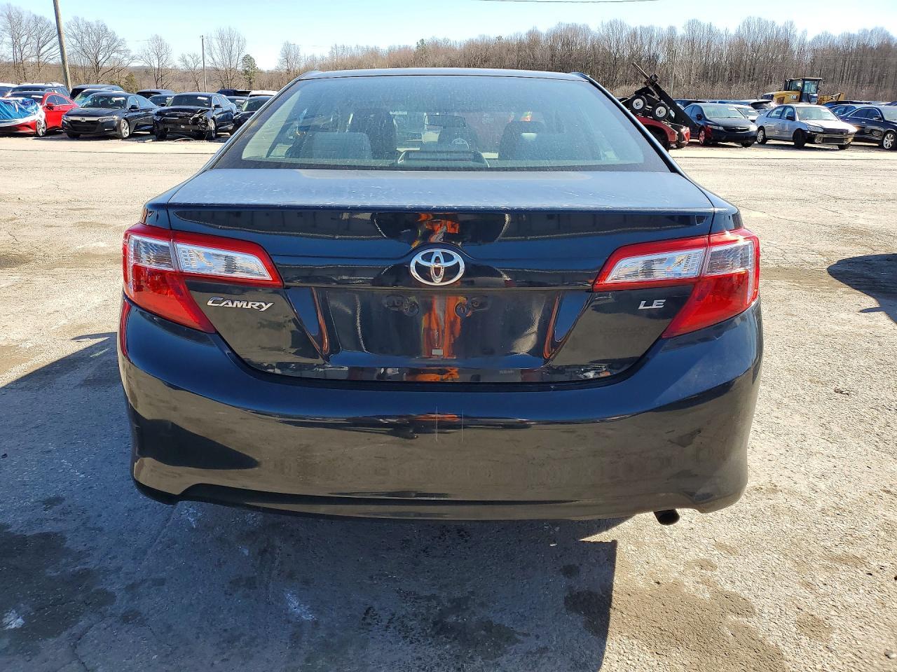 2014 TOYOTA CAMRY