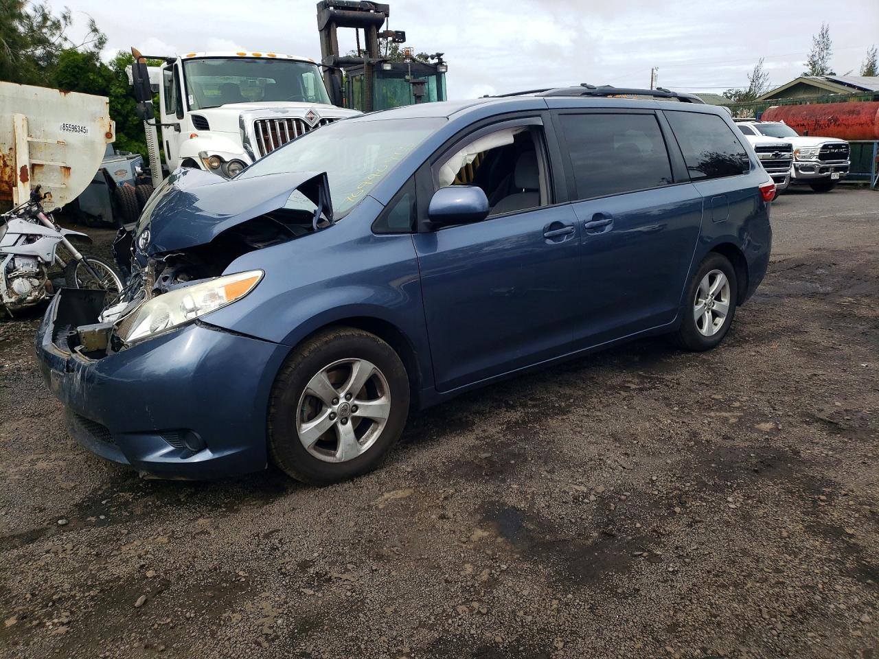 2015 TOYOTA SIENNA