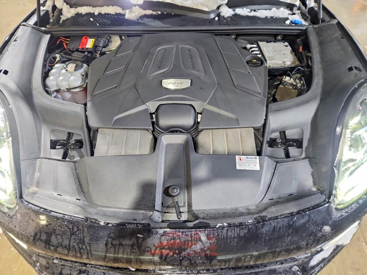 2020 PORSCHE CAYENNE