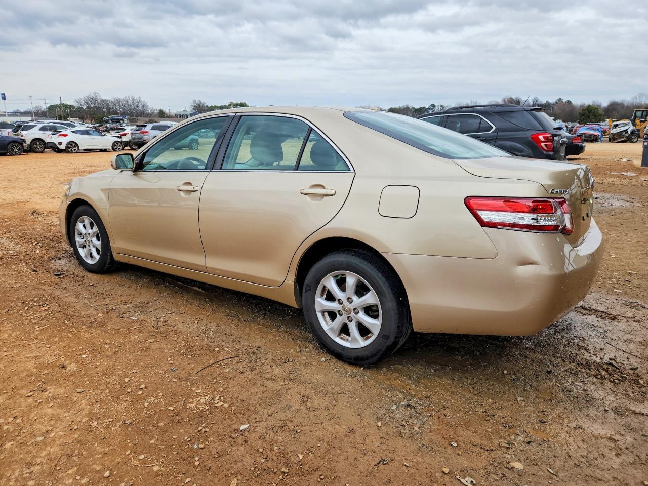 2011 TOYOTA CAMRY