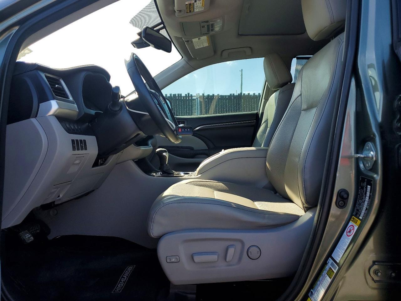 2015 TOYOTA HIGHLANDER