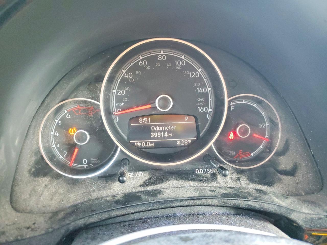 2018 VOLKSWAGEN Beetle