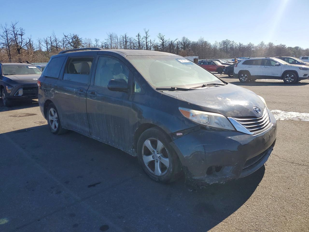 2011 TOYOTA SIENNA