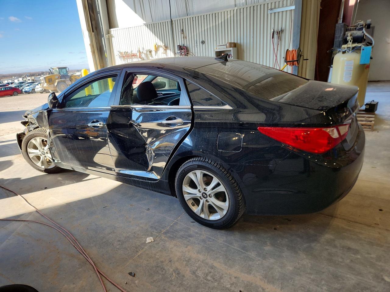 2011 HYUNDAI SONATA