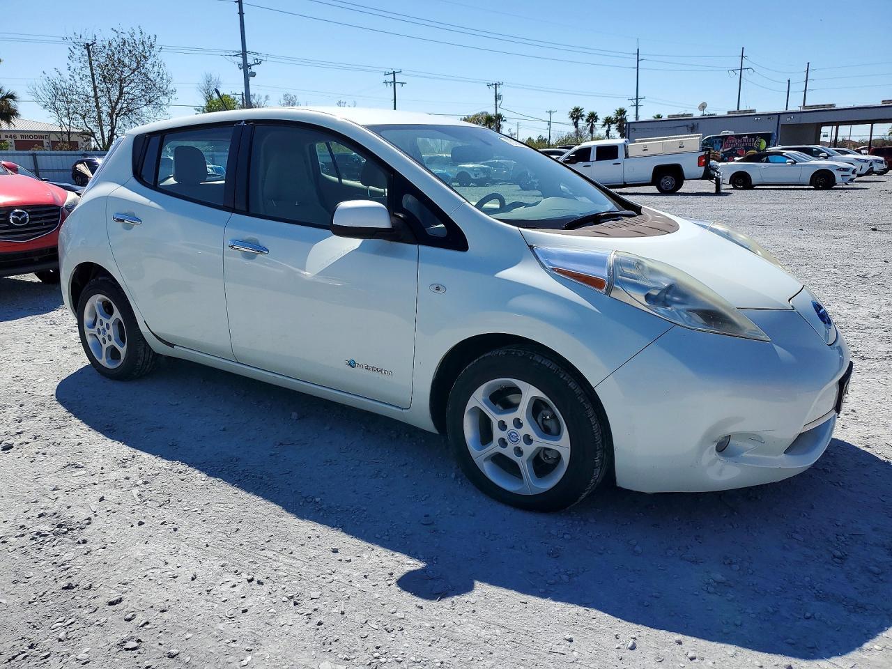 2011 NISSAN LEAF