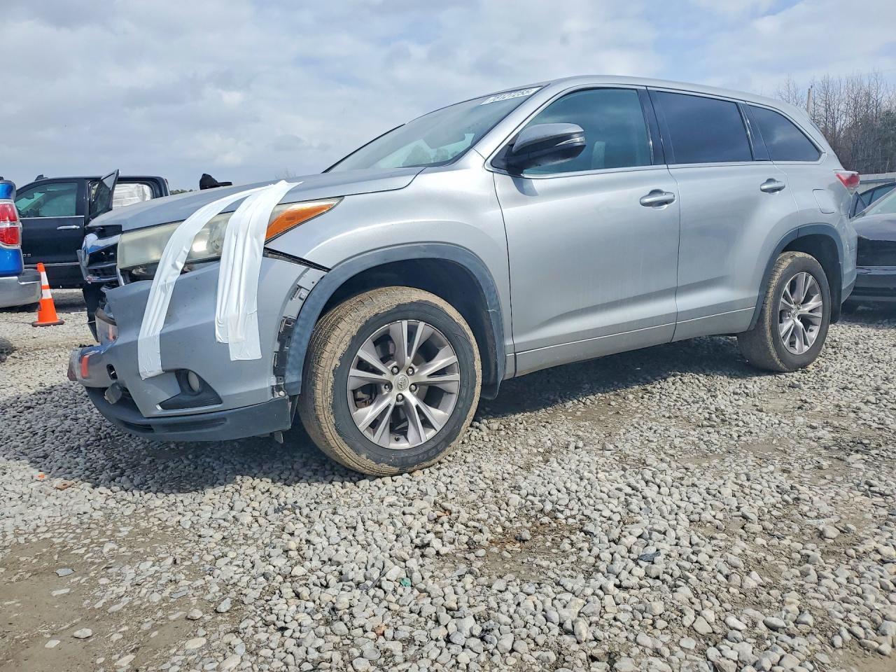 2015 TOYOTA HIGHLANDER