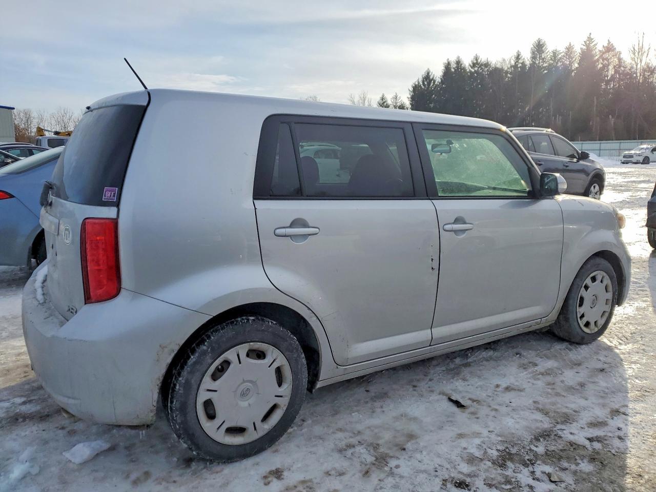 2010 TOYOTA SCION