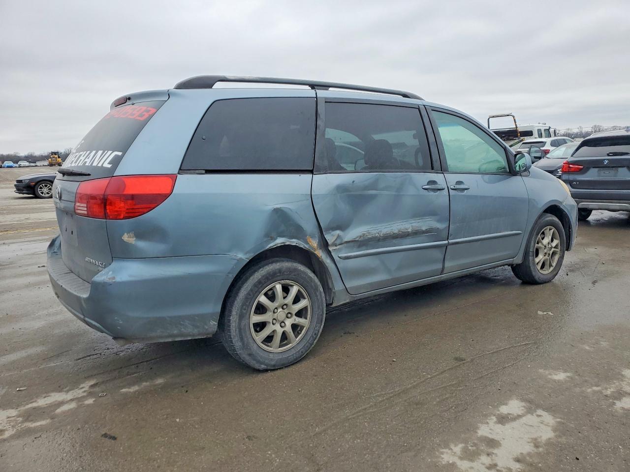 2004 TOYOTA SIENNA