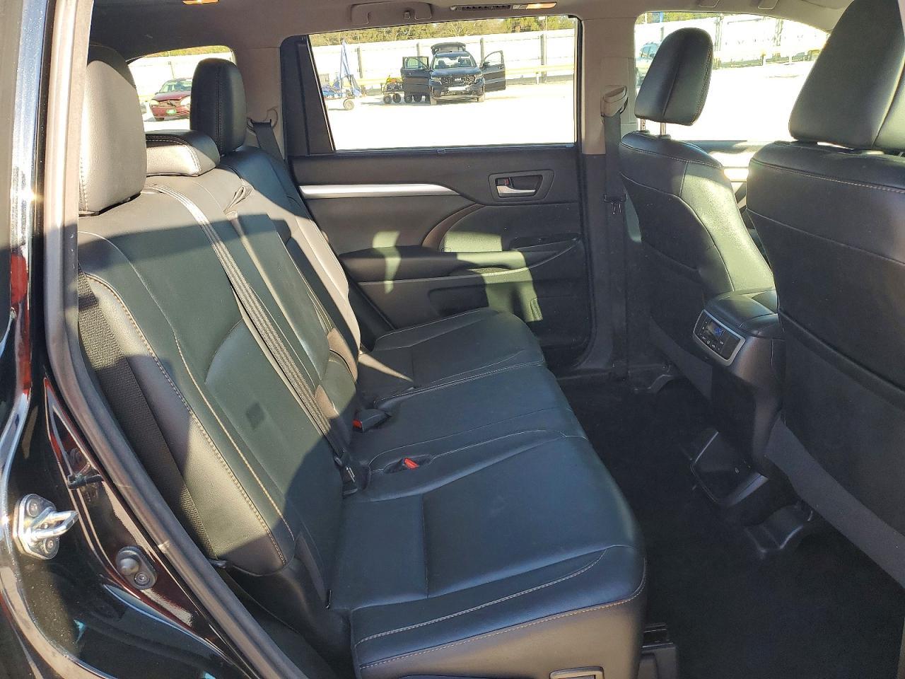 2017 TOYOTA HIGHLANDER
