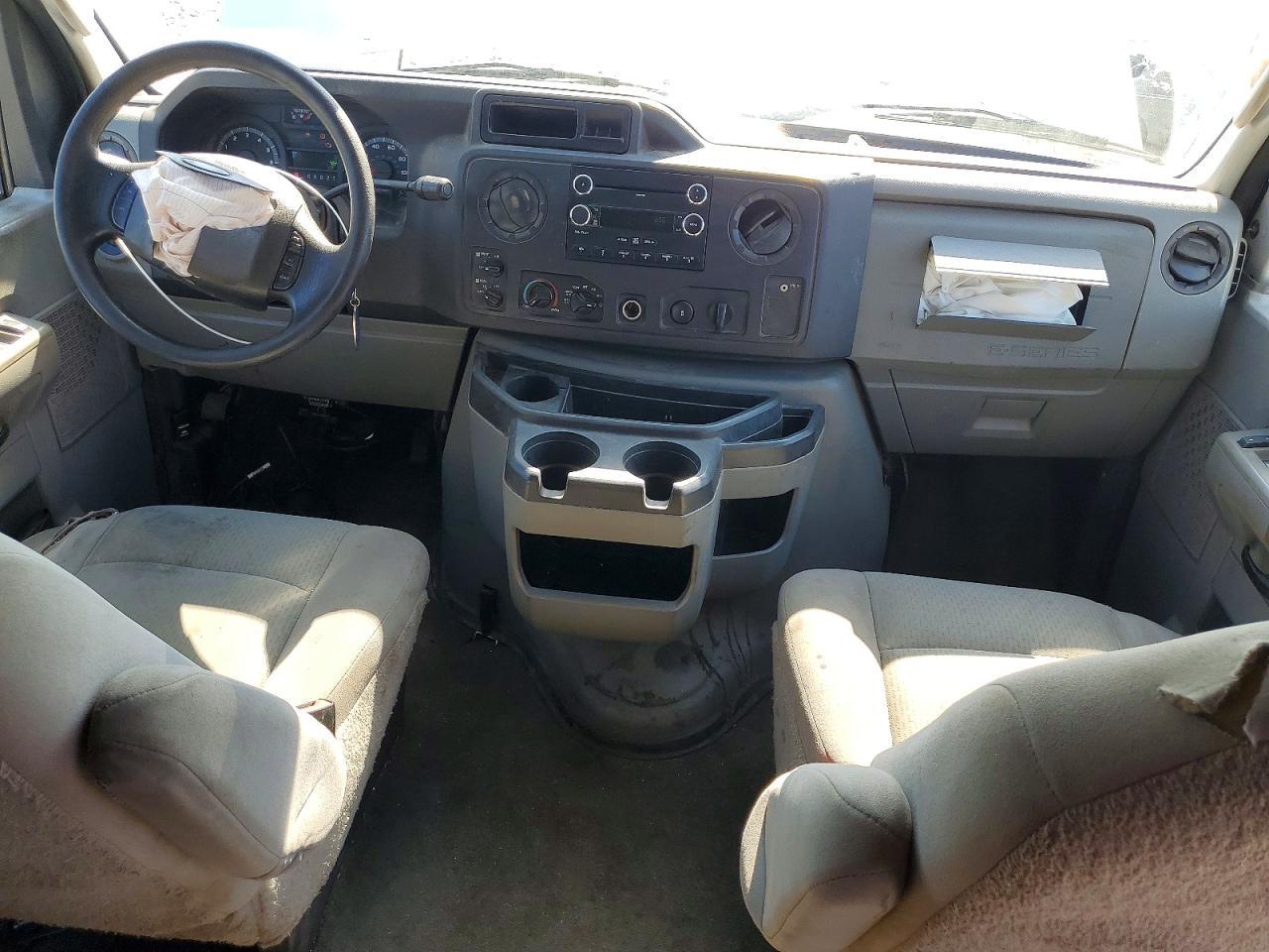 2009 FORD Econoline E350