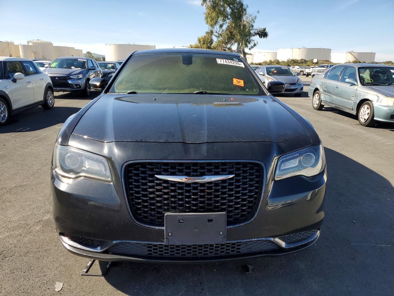 2019 CHRYSLER 300