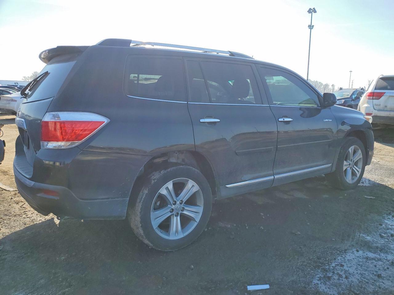 2011 TOYOTA HIGHLANDER