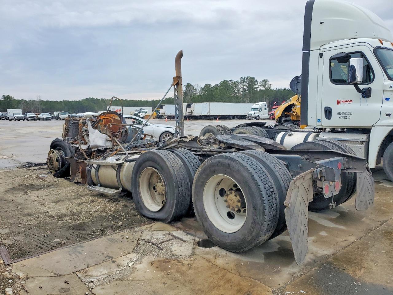 2013 FREIGHTLINER CASCADIA 125