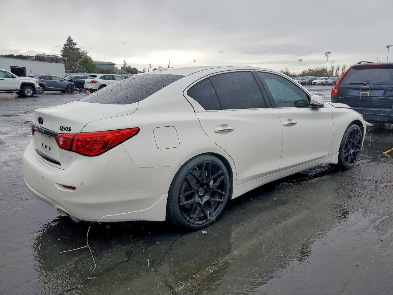 2017 INFINITI Q50