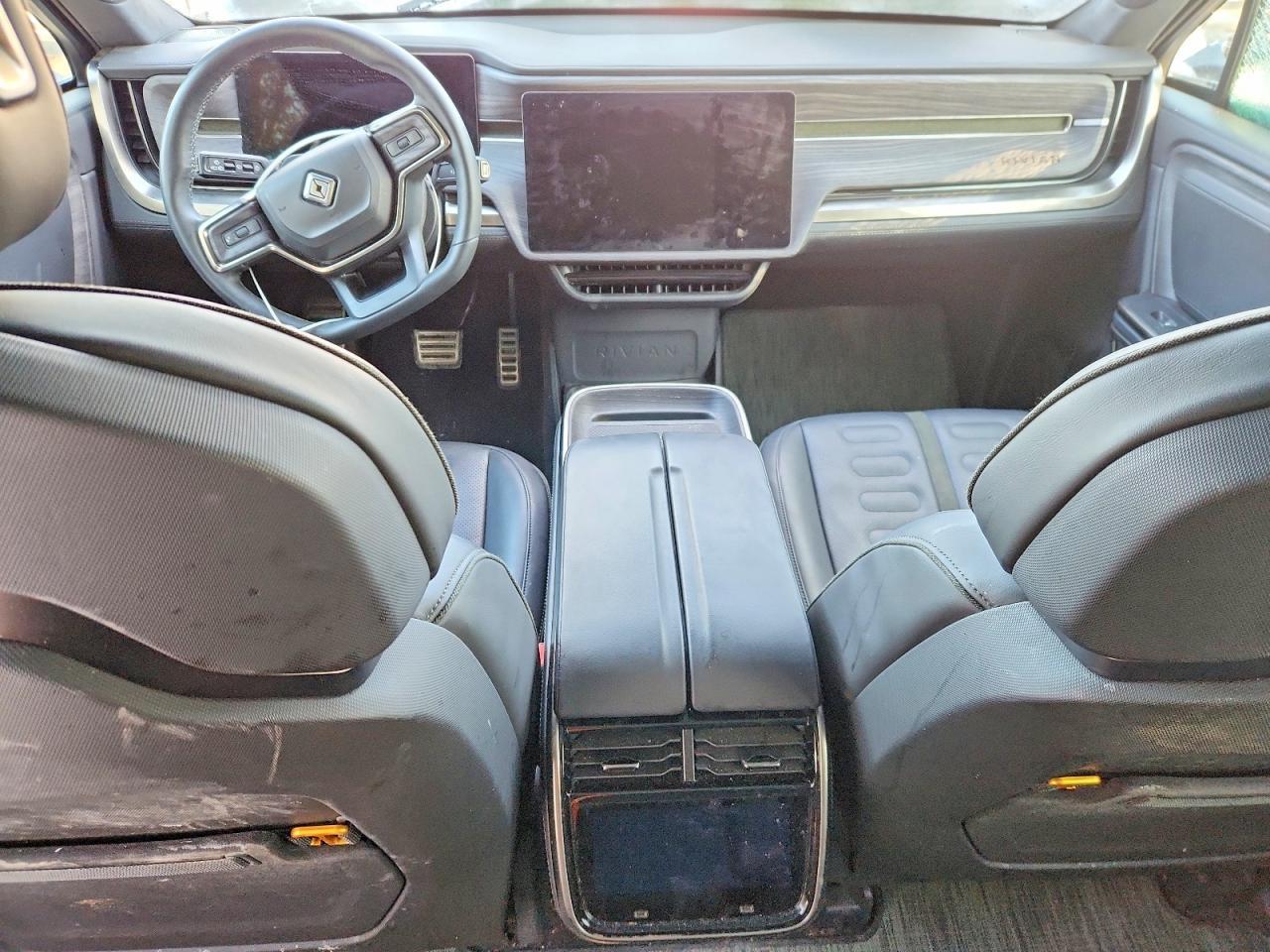 2022 RIVIAN R1s
