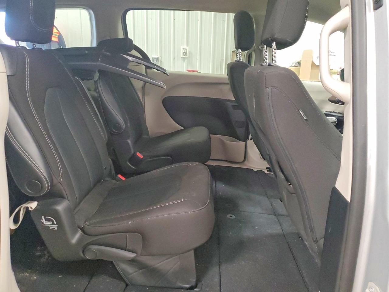 2023 CHRYSLER Voyager