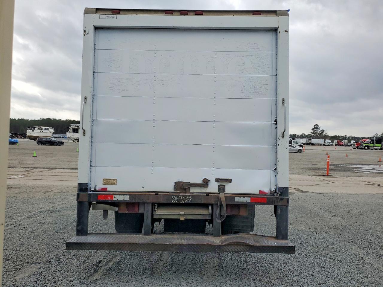 2004 ISUZU NPR