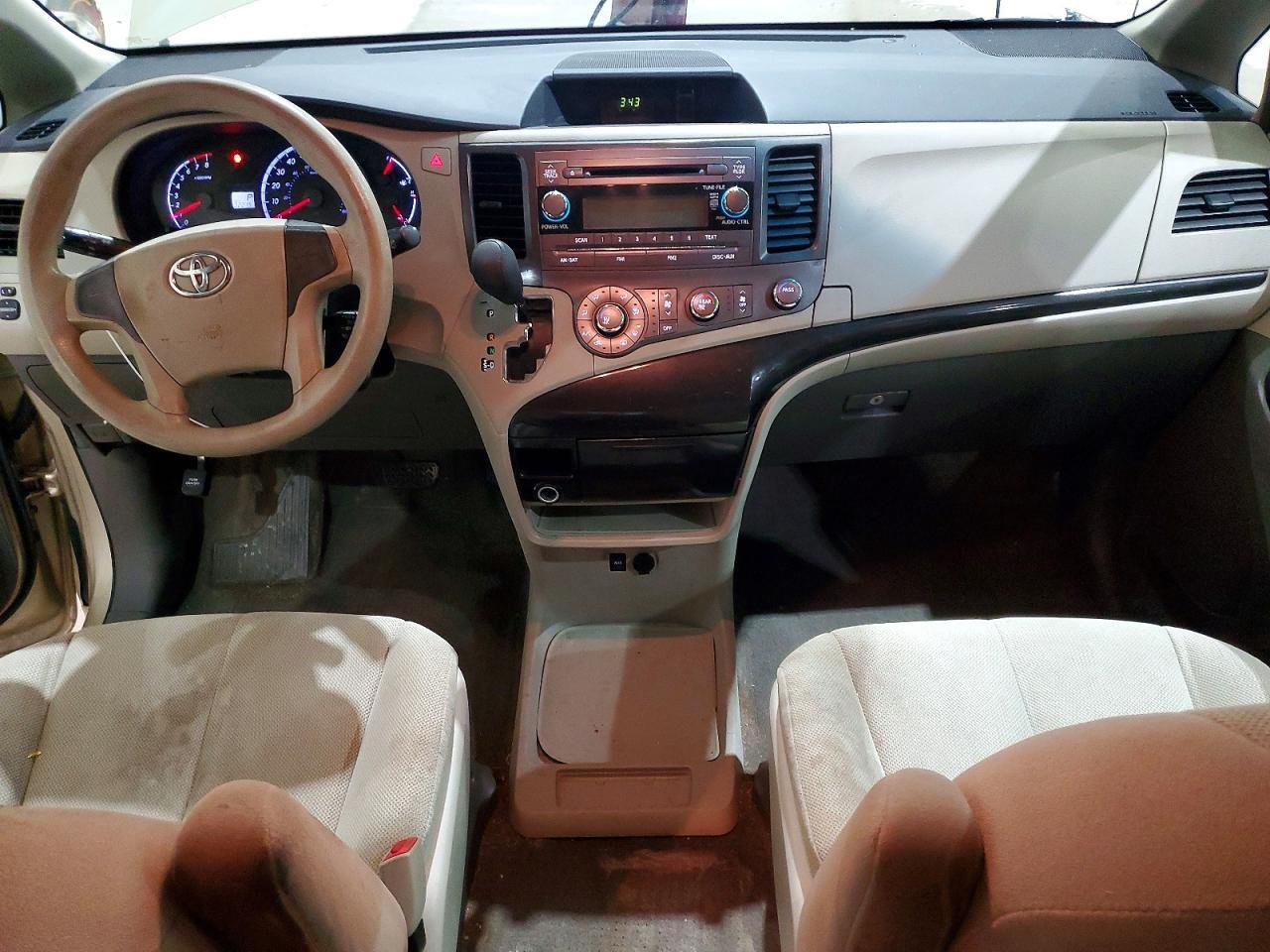2013 TOYOTA SIENNA