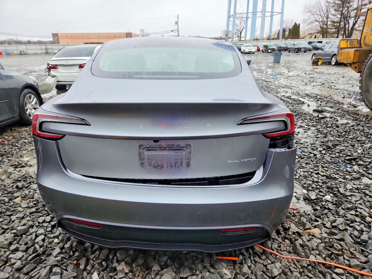 2025 TESLA MODEL 3