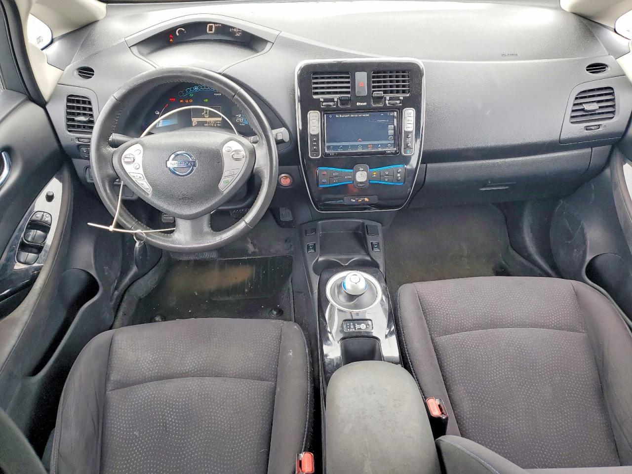 2017 NISSAN LEAF