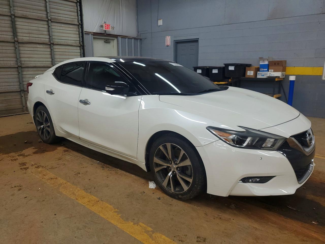2017 NISSAN Maxima