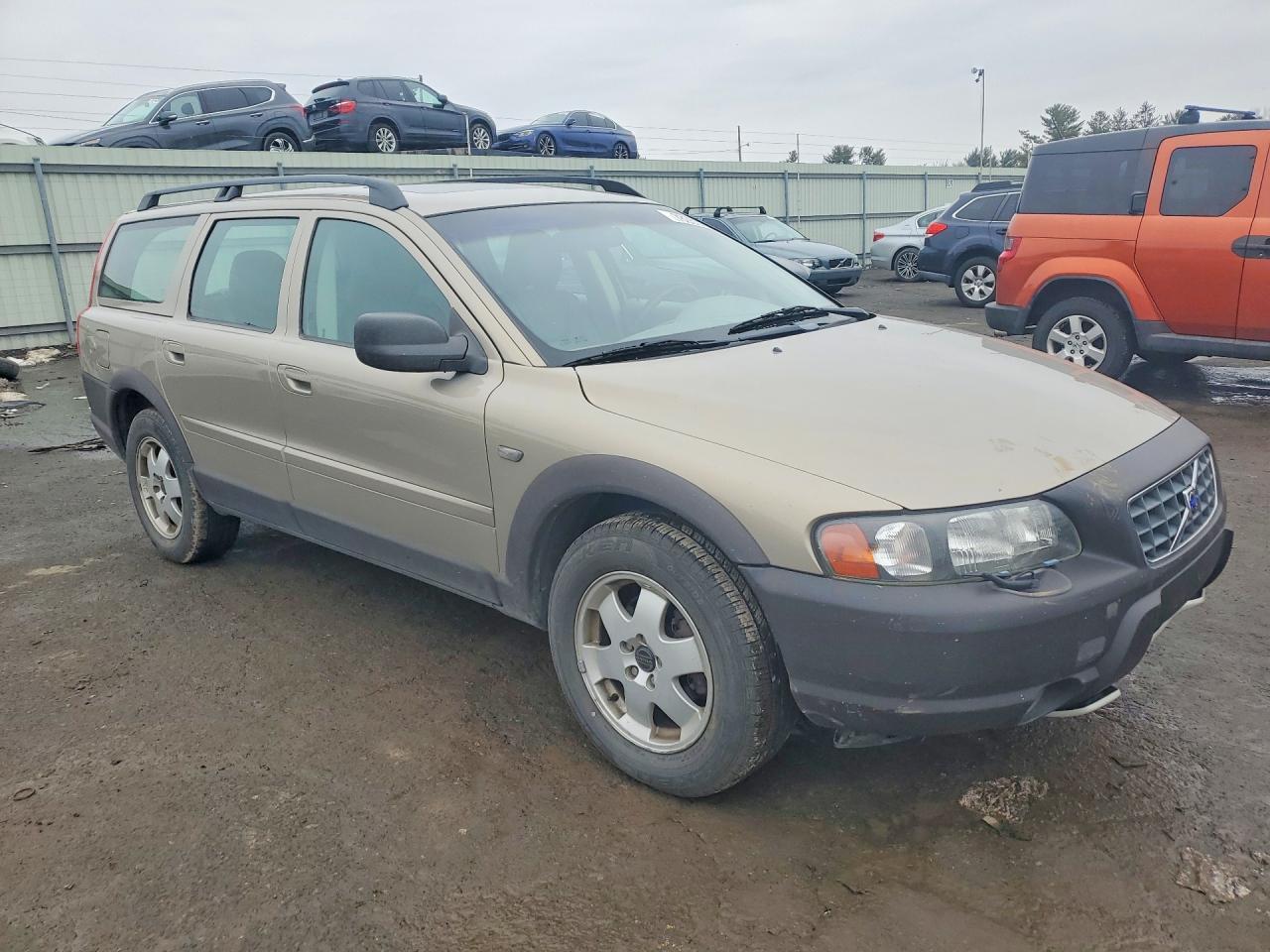 2001 VOLVO V70