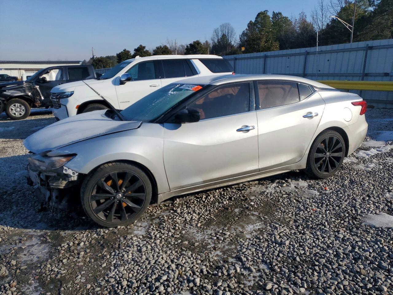 2017 NISSAN Maxima