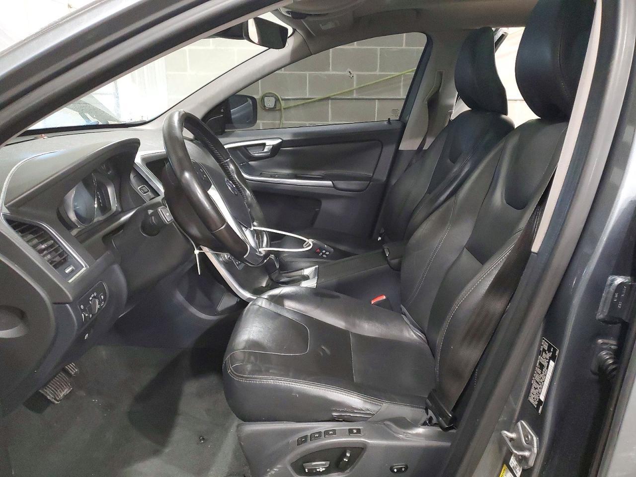 2016 VOLVO XC60