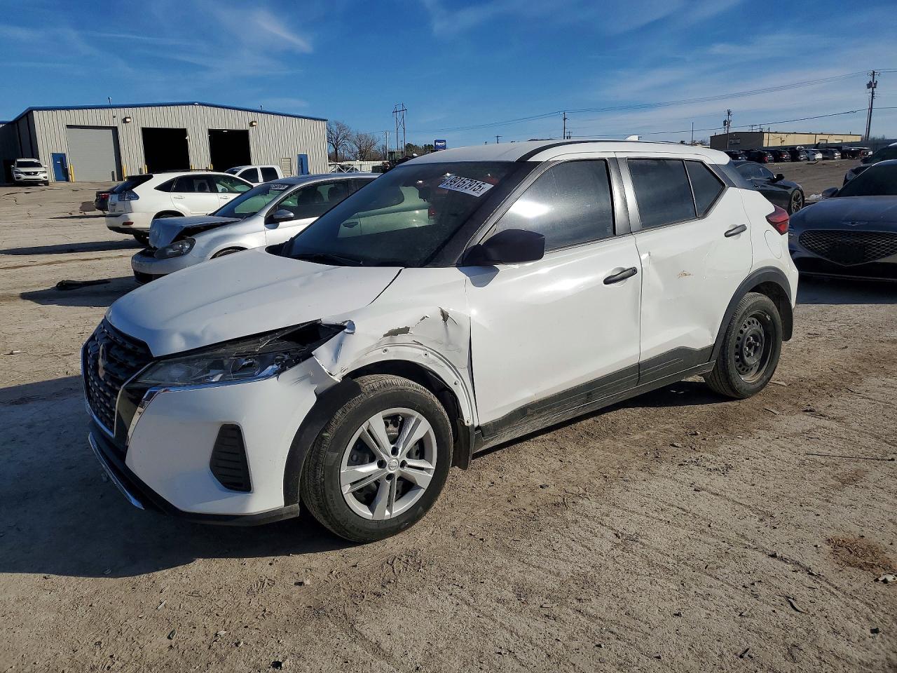 2024 NISSAN KICKS