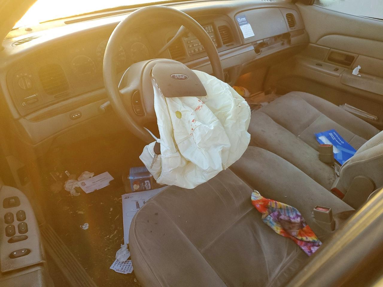 2003 FORD Crown Victoria